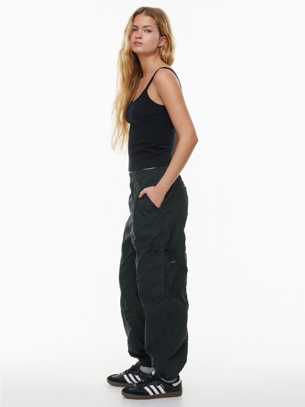 Aritzia TNA Parachute Cargo Pants Size Medium Black Utility Y2K Streetwear Fall